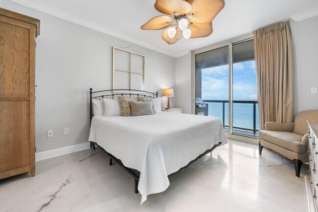 Building Photo - 5 Portofino Dr