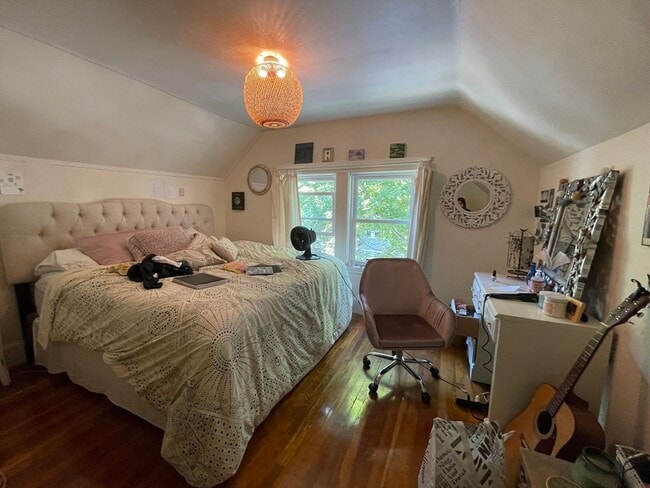 Building Photo - 62 Newport St