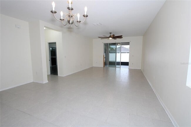 Building Photo - 2380 Sanderling St