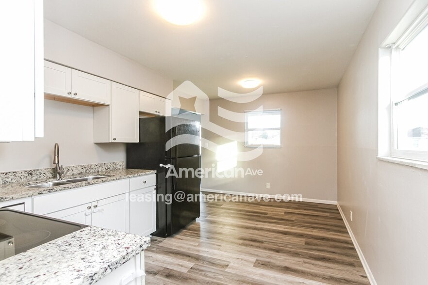 Building Photo - 2932 Lasalle St