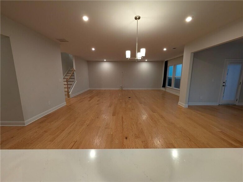 Building Photo - 406 Riverclub Rd