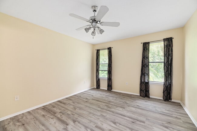 Building Photo - 225 S Tropical Trl