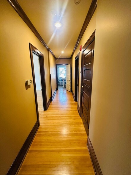 Building Photo - 113 N Batavia Ave