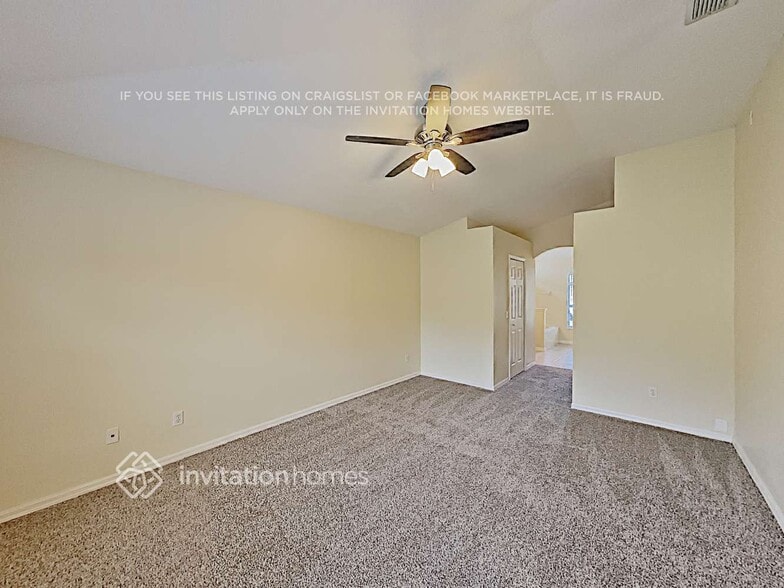 Building Photo - 370 Pine Springs Dr
