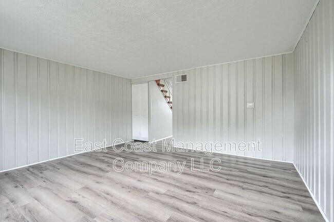 Building Photo - 902 Catawba Ct