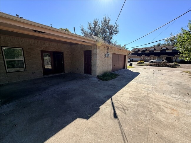 Building Photo - 12514 Safeguard St