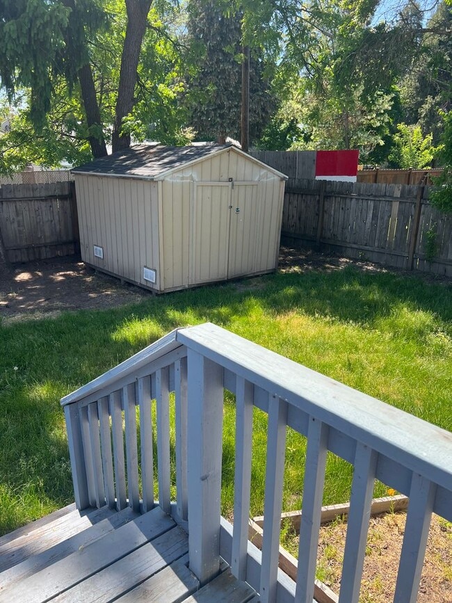 Building Photo - 2BED 1BATH - FENCED YARD, WASHER DRYER HOOKUP, STORAGE SHED, NEAR DOWNTOWN