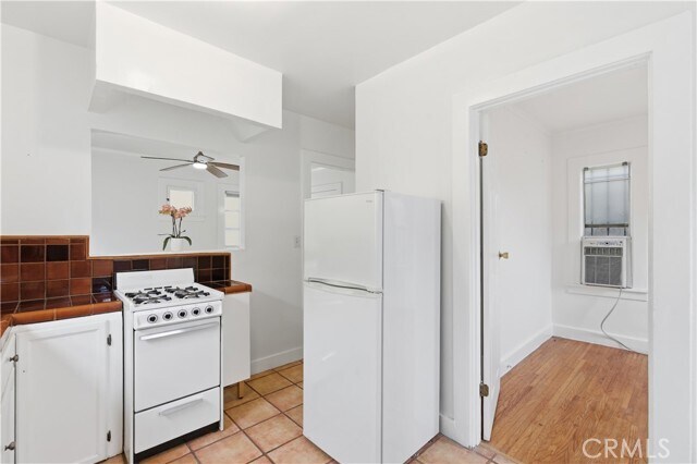 Building Photo - 1950 S Palm Grove Ave