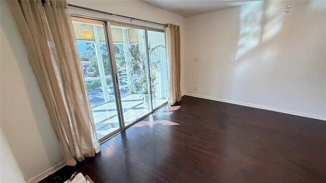 Building Photo - 3040 NE 16th Ave