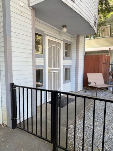 Building Photo - 14th Street