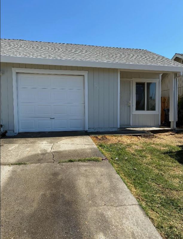 Building Photo - 7663 Jacaranda Ct