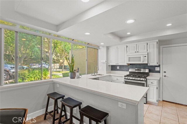 Building Photo - 26481 Olivewood