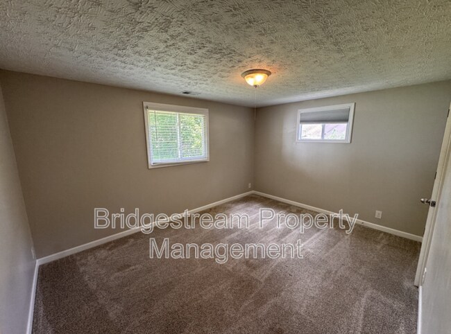 Building Photo - 655 Eavey St