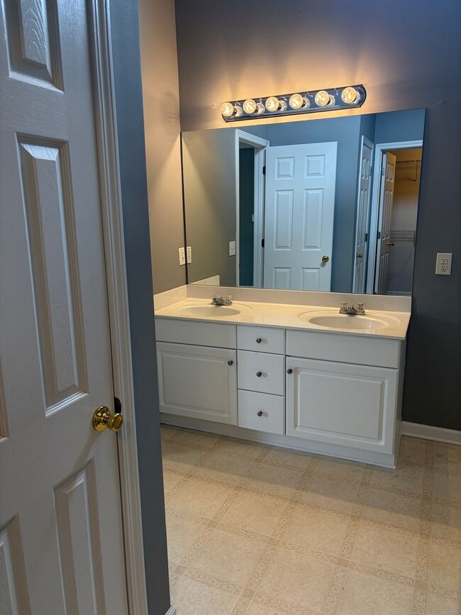 Building Photo - Beautiful Home with Finished Basement