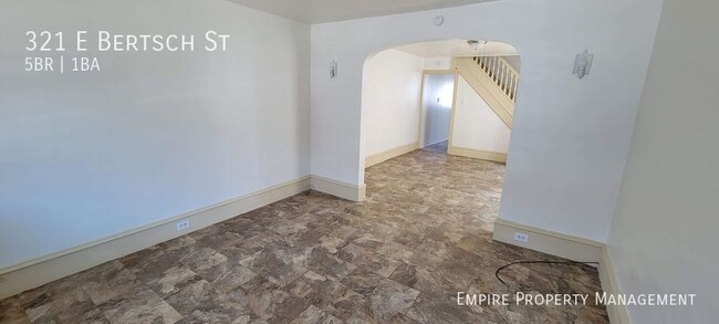 Building Photo - 5 Bedroom / 1.5 Bath Home in Lansford!