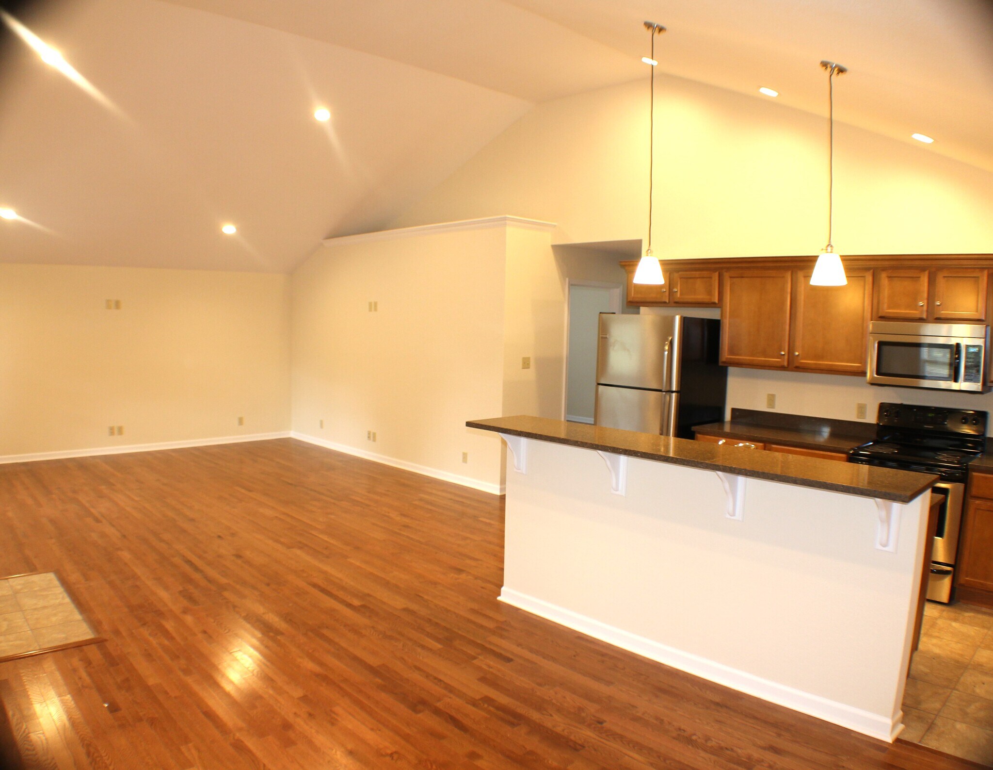 Building Photo - 1312 W Bethel Ave