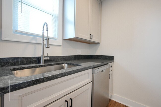 Building Photo - 1257 N 6th St