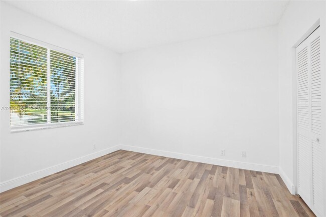 Building Photo - 646 Heritage Dr