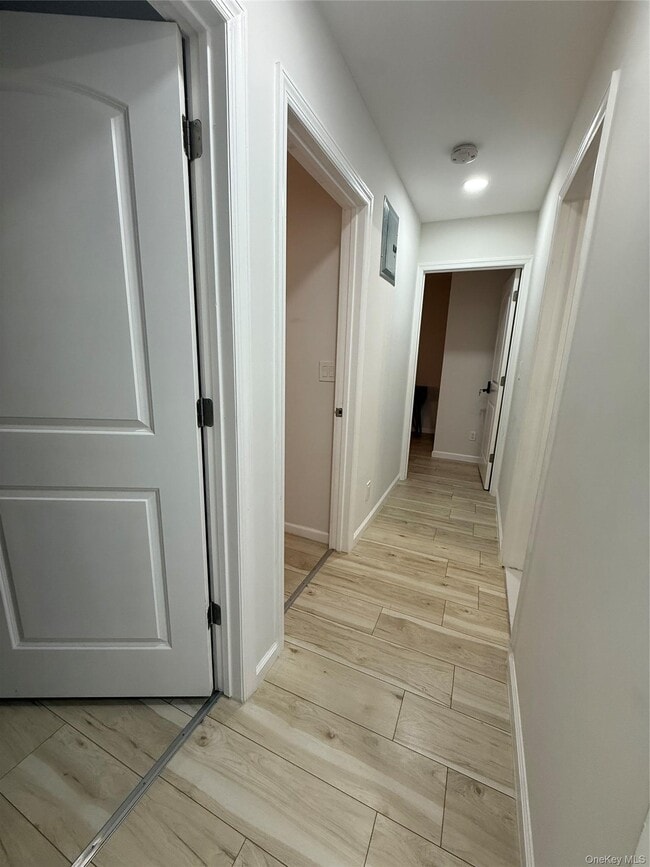 Building Photo - 168-47 93rd Ave