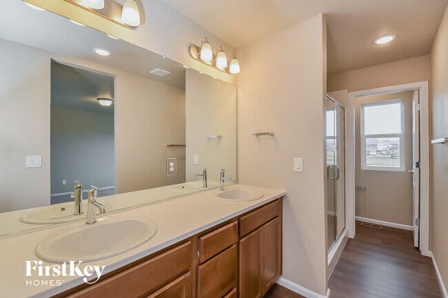 Building Photo - 10225 Luneth Dr