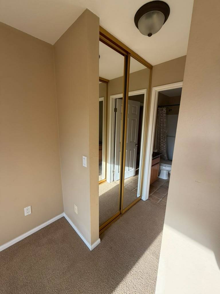 Building Photo - 7190 Shoreline Dr