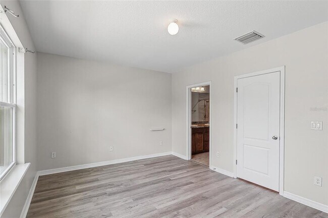 Building Photo - 12713 Lexington Ridge St