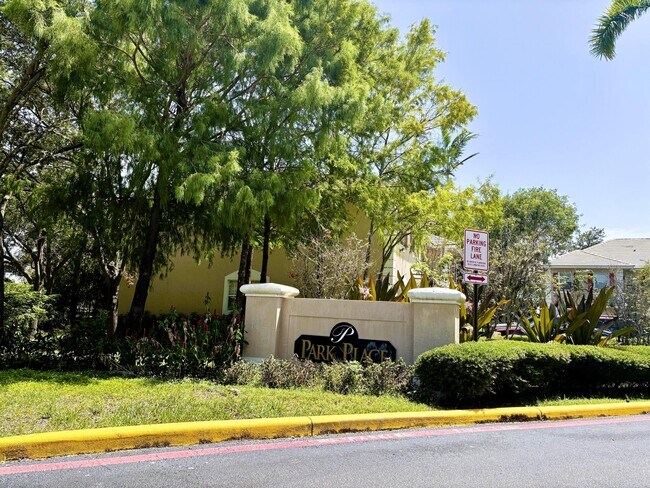 Building Photo - 721 NW 42nd Ave