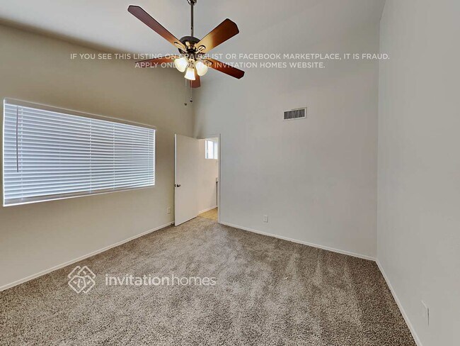 Building Photo - 1122 W Grandview St