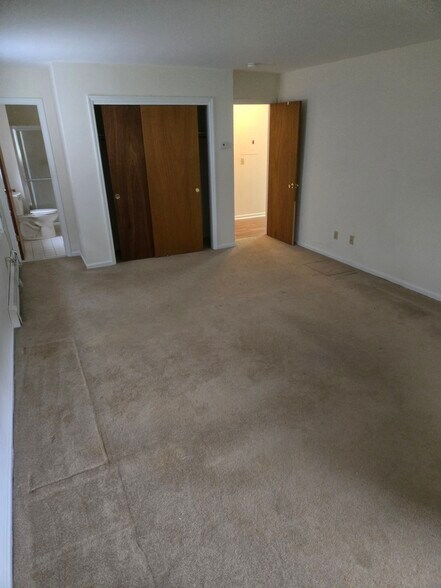 Building Photo - 17 Intervale Ave
