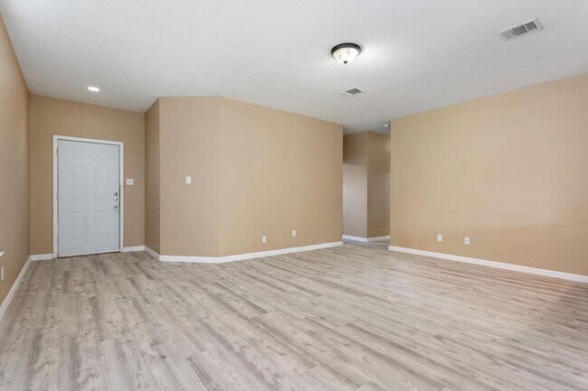 Building Photo - 1752 Bayland St
