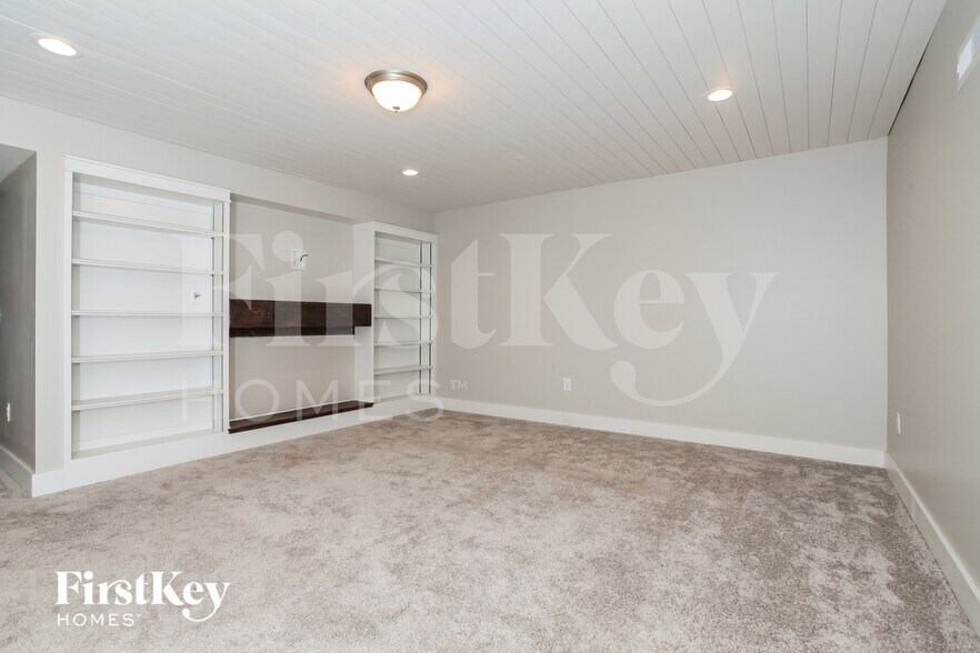 Building Photo - 3962 Snowcreek Dr