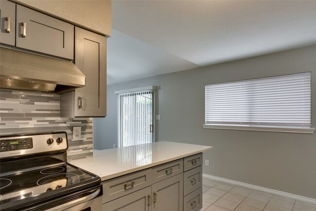 Building Photo - 114 Camilla Ln