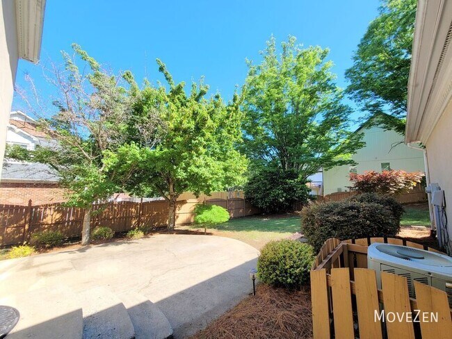 Building Photo - 2400 Tweedmore Ct