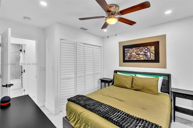 Building Photo - 560 Perviz Ave