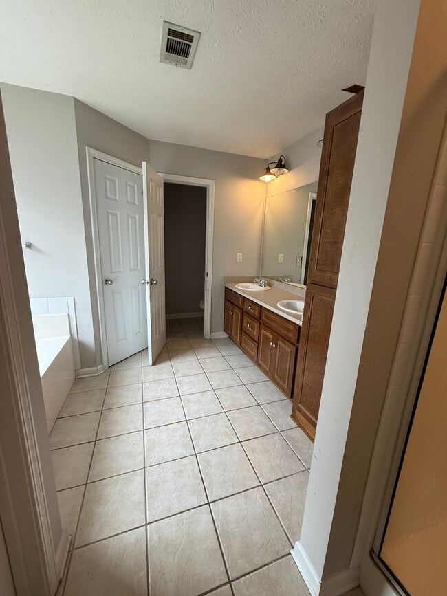 Building Photo - Santee Court