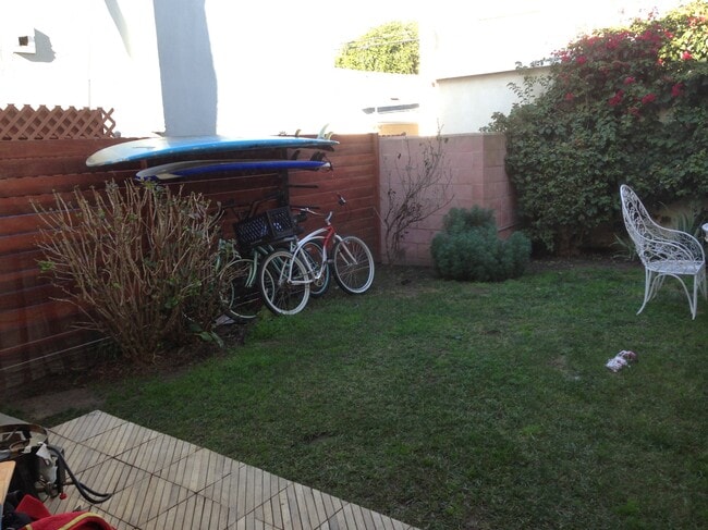 Building Photo - 33 Paloma Ave