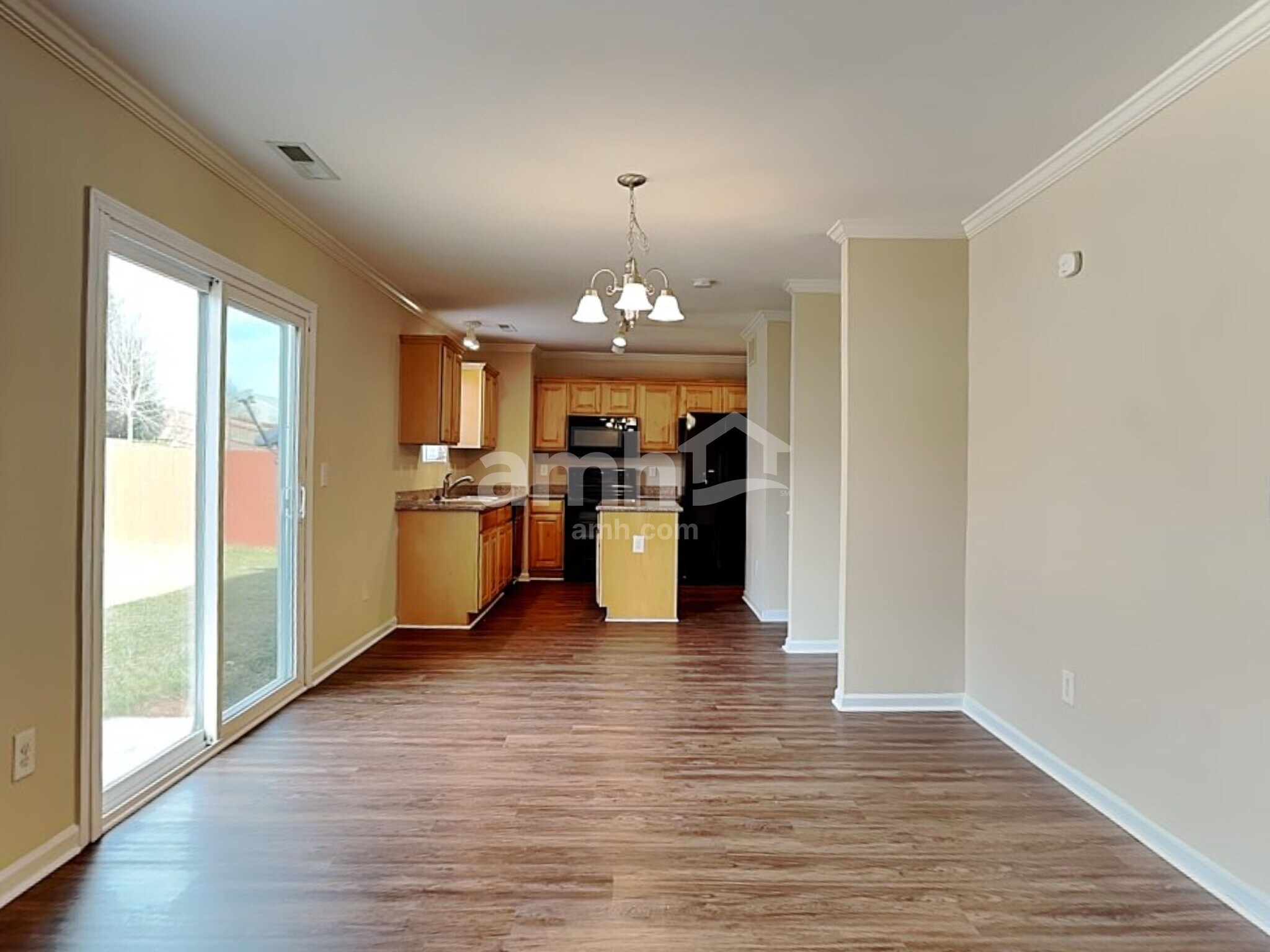 Building Photo - 502 Walnut Crossing Dr