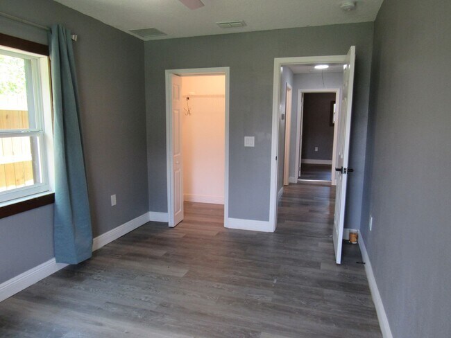 Building Photo - For Rent – Beautifully Remodeled 3 Bed, 2 ...