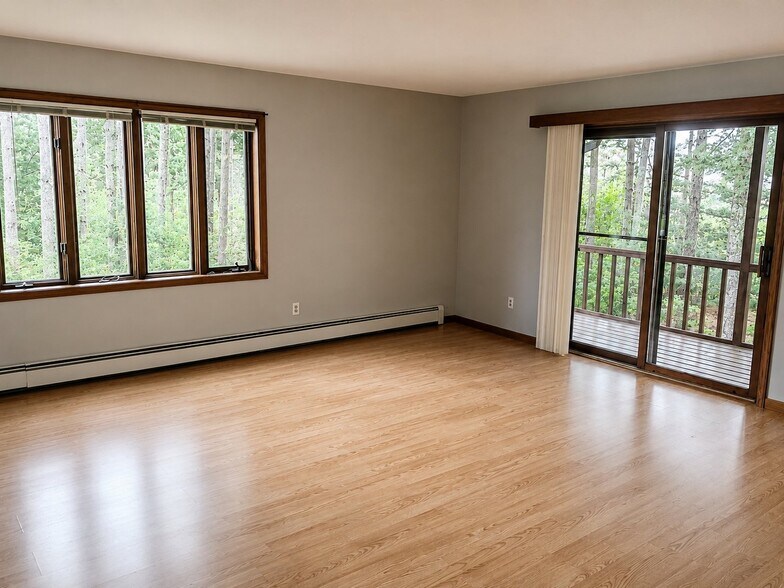 Building Photo - 3320 Rosewood Dr