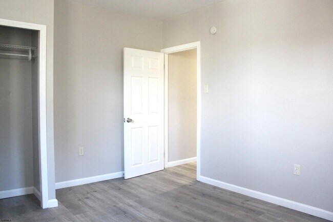 Building Photo - 104 Minnetonka Ave