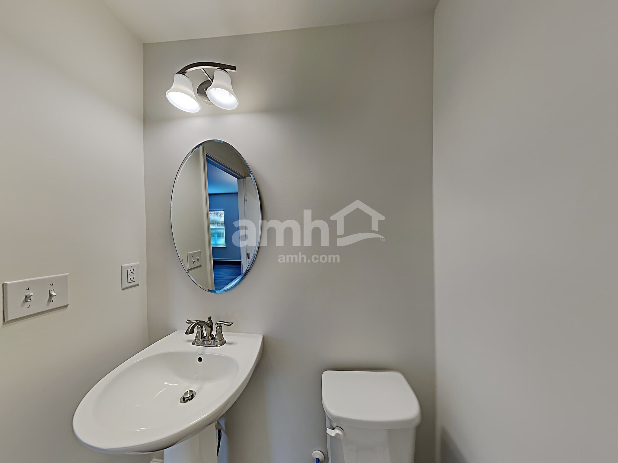 Building Photo - 5018 Twin River Dr