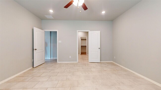 Building Photo - 24702 Crimson Pine Dr