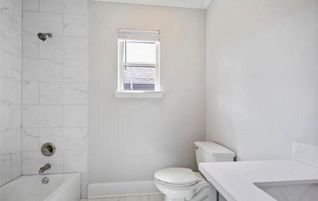 Building Photo - 3137 Pauger St