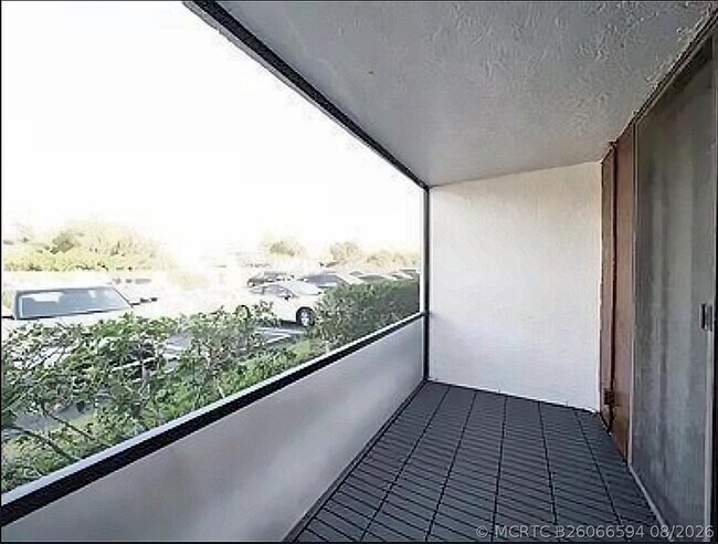 Building Photo - 708 Executive Center Dr