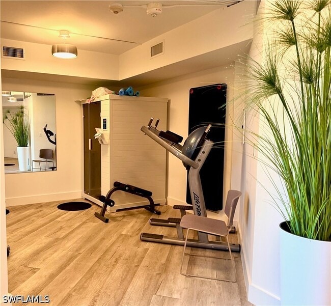 Building Photo - 5555 Heron Point Dr