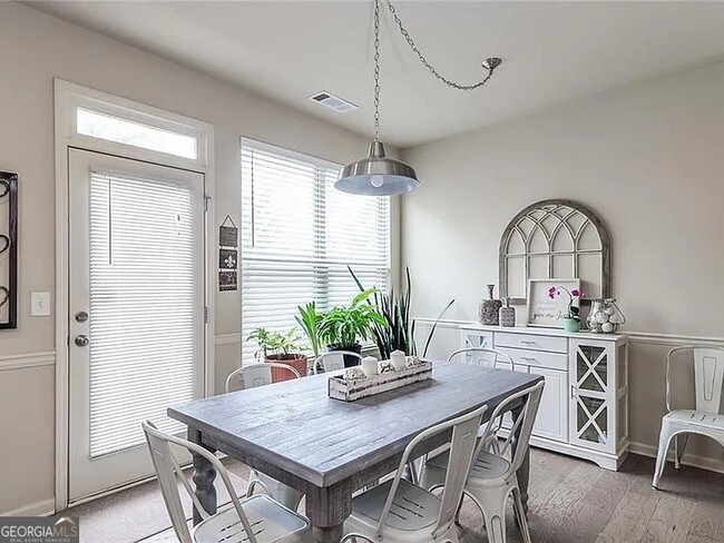 Building Photo - 2344 Attewood Dr