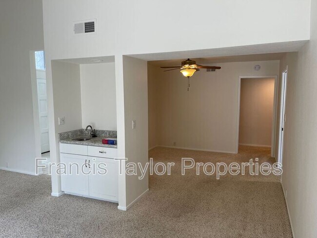 Building Photo - 7526 Jerez Ct