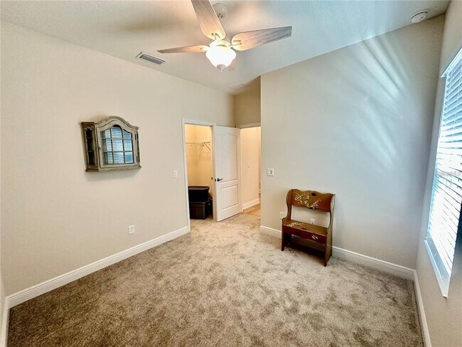 Building Photo - 2633 Star Apple Wy