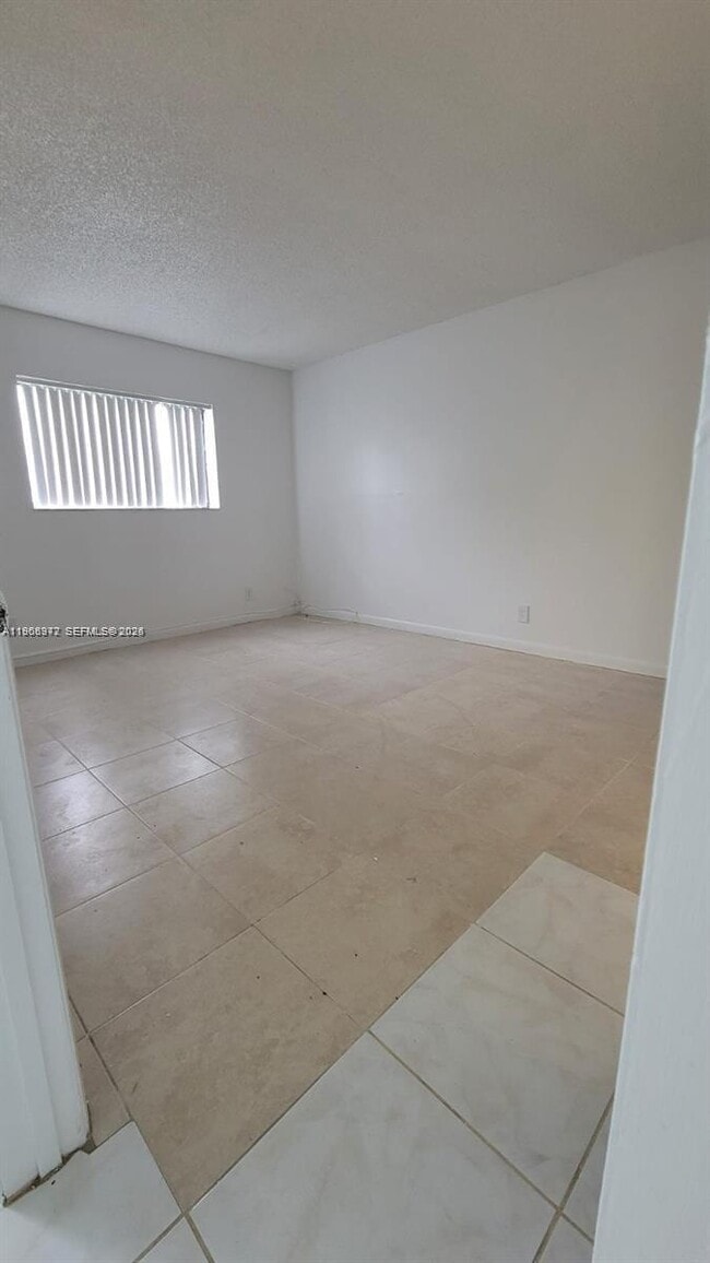 Building Photo - 2042 NW 43 Terrace