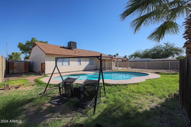 Building Photo - 7119 W Cameron Dr